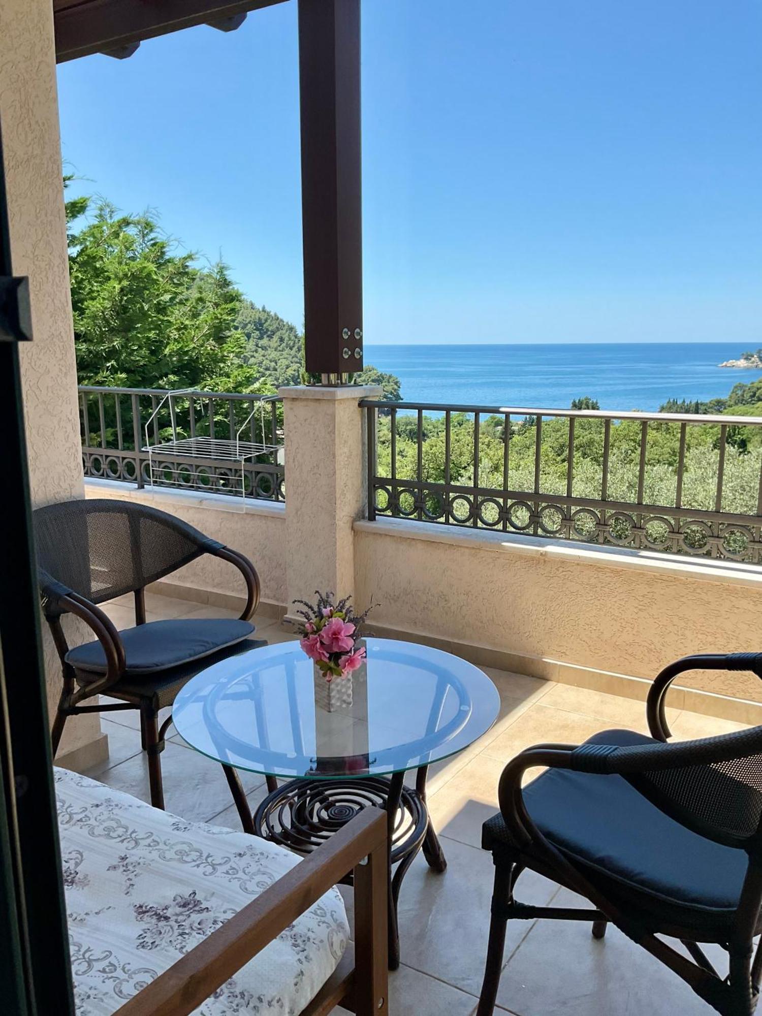 Bay View Apartments Petrovac Kültér fotó